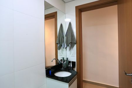 Apartamento à venda com 38m², 2 quartos e 1 vaga Apartamento à venda com 38m², 2 quartos e 1 vagaBanheiro