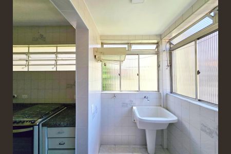 Apartamento à venda com 67m², 2 quartos e 1 vagaÁrea de Serviço