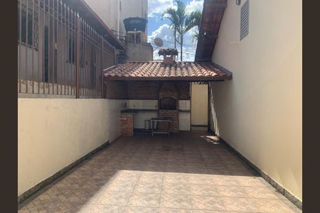 Casa à venda com 3 quartos, 290m² em Santa Monica, Belo Horizonte