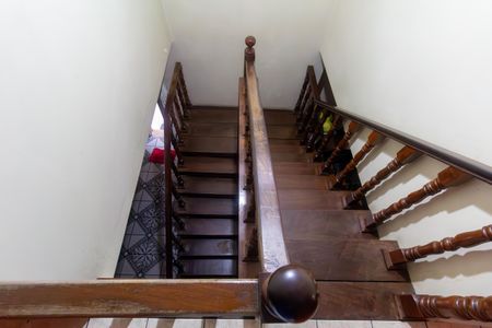 Casa para alugar com 360m², 3 quartos e 5 vagasEscada