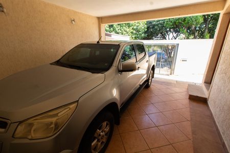 Casa à venda com 192m², 3 quartos e 3 vagasÁREA EXTERNA FRENTE