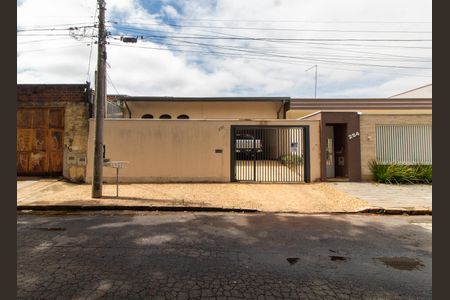 Casa à venda com 192m², 3 quartos e 3 vagasFACHADA