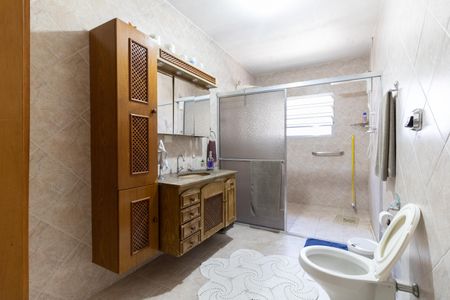 Casa à venda com 201m², 2 quartos e 7 vagas Casa à venda com 201m², 2 quartos e 7 vagasBanheiro