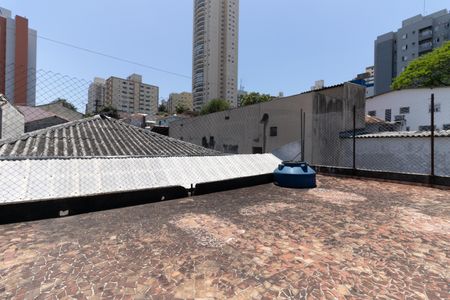 Casa à venda com 201m², 2 quartos e 7 vagas Casa à venda com 201m², 2 quartos e 7 vagasTerraço