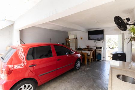 Casa à venda com 201m², 2 quartos e 7 vagas Casa à venda com 201m², 2 quartos e 7 vagasGaragem