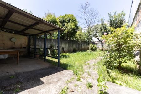 Casa à venda com 201m², 2 quartos e 7 vagas Casa à venda com 201m², 2 quartos e 7 vagasQuintal