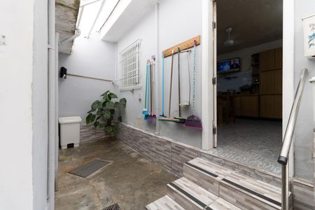 Casa à venda com 201m², 2 quartos e 7 vagas Casa à venda com 201m², 2 quartos e 7 vagasQuintal