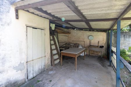 Casa à venda com 201m², 2 quartos e 7 vagas Casa à venda com 201m², 2 quartos e 7 vagasQuintal