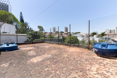 Casa à venda com 201m², 2 quartos e 7 vagas Casa à venda com 201m², 2 quartos e 7 vagasTerraço