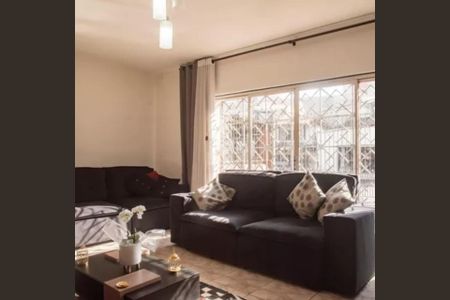 Foto 01 de casa à venda com 2 quartos, 201m² em Vila Gumercindo, São Paulo
