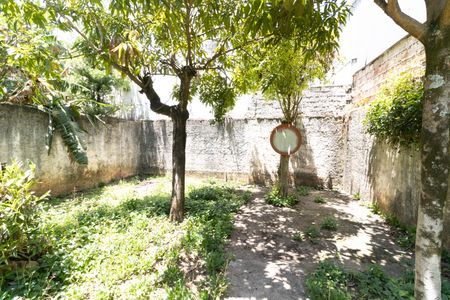 Casa à venda com 201m², 2 quartos e 7 vagas Casa à venda com 201m², 2 quartos e 7 vagasQuintal