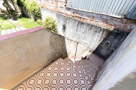 Casa à venda com 201m², 2 quartos e 7 vagas Casa à venda com 201m², 2 quartos e 7 vagasEscada