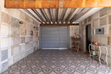 Casa à venda com 201m², 2 quartos e 7 vagas Casa à venda com 201m², 2 quartos e 7 vagasGaragem