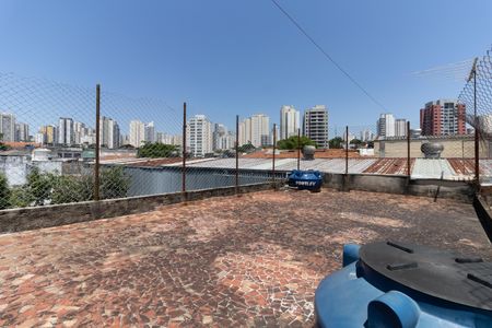 Casa à venda com 201m², 2 quartos e 7 vagas Casa à venda com 201m², 2 quartos e 7 vagasTerraço