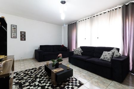 Casa à venda com 201m², 2 quartos e 7 vagas Casa à venda com 201m², 2 quartos e 7 vagasSala