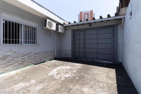 Casa à venda com 201m², 2 quartos e 7 vagas Casa à venda com 201m², 2 quartos e 7 vagasGaragem