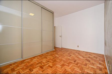 Apartamento para alugar com 135m², 3 quartos e 1 vaga Apartamento para alugar com 135m², 3 quartos e 1 vagaSuite