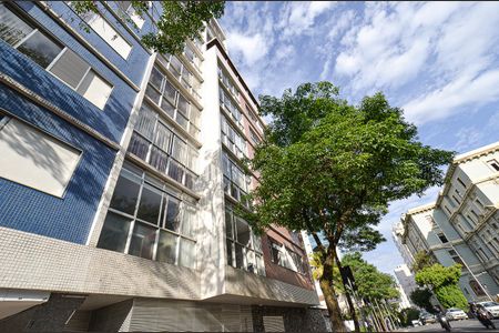 Apartamento para alugar com 135m², 3 quartos e 1 vaga Apartamento para alugar com 135m², 3 quartos e 1 vagaFachada