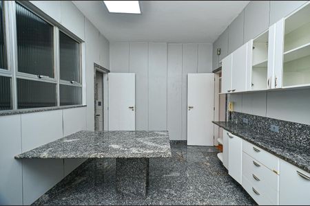 Apartamento para alugar com 135m², 3 quartos e 1 vaga Apartamento para alugar com 135m², 3 quartos e 1 vagaCozinha