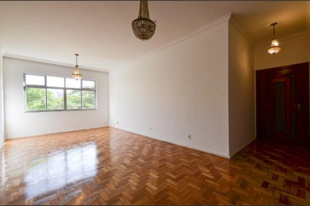 Apartamento para alugar com 135m², 3 quartos e 1 vaga Apartamento para alugar com 135m², 3 quartos e 1 vagaSala