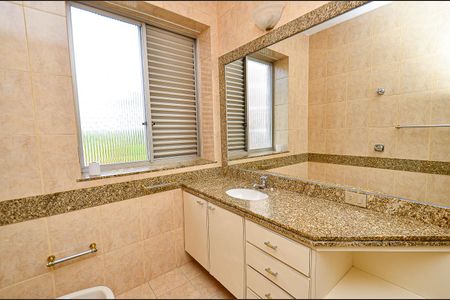 Apartamento para alugar com 135m², 3 quartos e 1 vaga Apartamento para alugar com 135m², 3 quartos e 1 vagaBanheiro Social