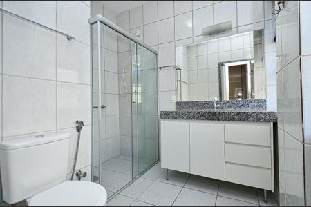 Apartamento para alugar com 135m², 3 quartos e 1 vaga Apartamento para alugar com 135m², 3 quartos e 1 vagaBanheiro da Suíte