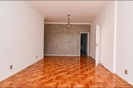 Apartamento para alugar com 135m², 3 quartos e 1 vaga Apartamento para alugar com 135m², 3 quartos e 1 vagaSala
