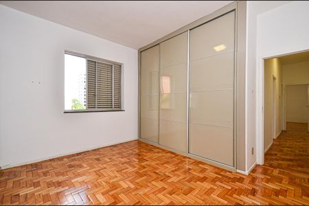 Apartamento para alugar com 135m², 3 quartos e 1 vaga Apartamento para alugar com 135m², 3 quartos e 1 vagaSuite
