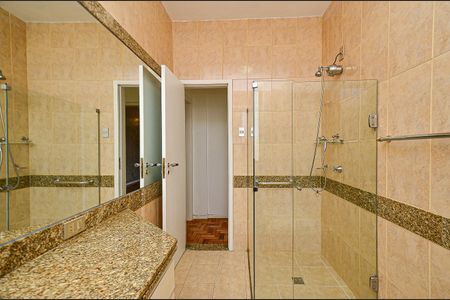 Apartamento para alugar com 135m², 3 quartos e 1 vaga Apartamento para alugar com 135m², 3 quartos e 1 vagaBanheiro Social