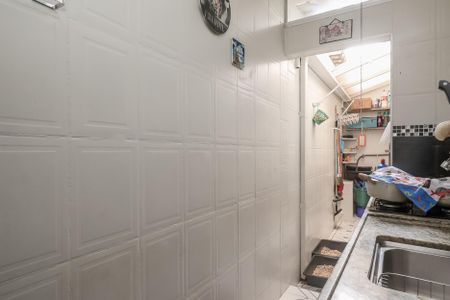 Casa à venda com 42m², 2 quartos e sem vaga Casa à venda com 42m², 2 quartos e sem vagaCozinha