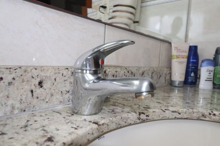 Casa à venda com 171m², 3 quartos e 3 vagasBanheiro da Suíte 1