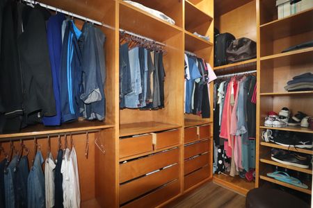 Casa à venda com 171m², 3 quartos e 3 vagasCloset da Suíte 1