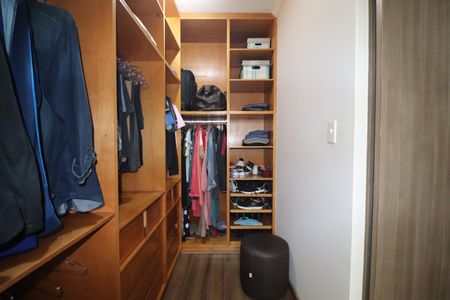 Casa à venda com 171m², 3 quartos e 3 vagasCloset da Suíte 1