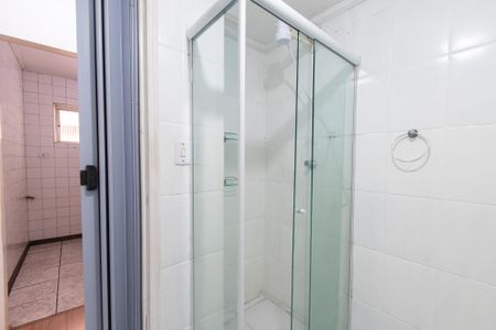 Banheiro de kitnet/studio para alugar com 1 quarto, 30m² em Liberdade, São Paulo