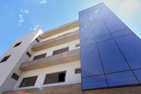 Apartamento para alugar com 115m², 3 quartos e 3 vagas Apartamento para alugar com 115m², 3 quartos e 3 vagasFachada