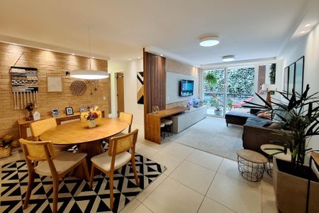 Sala de apartamento à venda com 3 quartos, 128m² em Camboinhas, Niterói