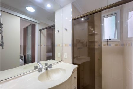 Apartamento para alugar com 70m², 3 quartos e 2 vagasBanheiro do quarto 1