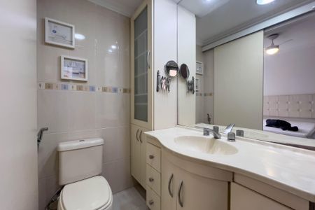 Apartamento para alugar com 70m², 3 quartos e 2 vagasBanheiro do quarto 1
