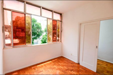 Quarto 1 de apartamento para alugar com 2 quartos, 38m² em Tijuca, Rio de Janeiro