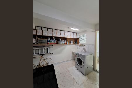 Casa à venda com 135m², 3 quartos e 3 vagasÁrea de Serviço - Garagem