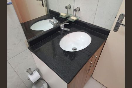 Casa à venda com 135m², 3 quartos e 3 vagasBanheiro Quarto 2