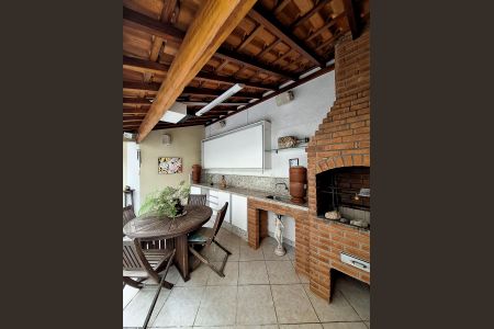 Casa à venda com 135m², 3 quartos e 3 vagasQuintal