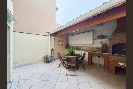 Casa à venda com 135m², 3 quartos e 3 vagasQuintal