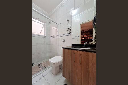 Casa à venda com 135m², 3 quartos e 3 vagasBanheiro Quarto 2