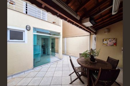 Casa à venda com 135m², 3 quartos e 3 vagasQuintal