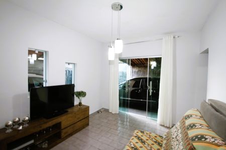 Casa à venda com 219m², 4 quartos e 4 vagasSala casa 2