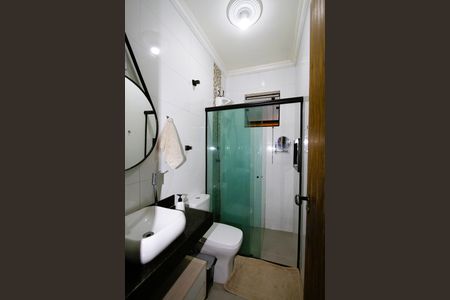 Casa à venda com 219m², 4 quartos e 4 vagasBanheiro 1