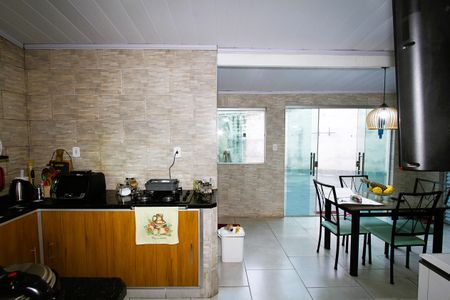 Casa à venda com 219m², 4 quartos e 4 vagasÁrea de Serviço casa 2