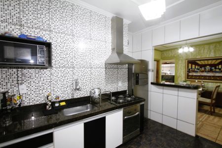 Casa à venda com 219m², 4 quartos e 4 vagasCozinha