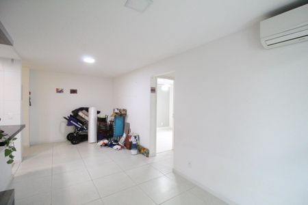 Sala de apartamento para alugar com 2 quartos, 71m² em Jacarepaguá, Rio de Janeiro
